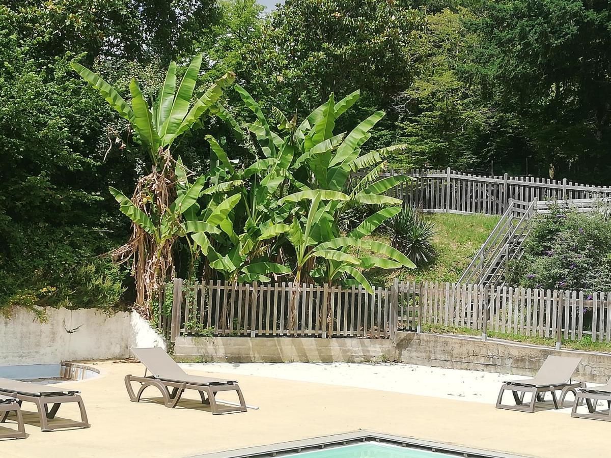Chalet-dordogne B10 camping Château Le Verdoyer - Champs Romain, Dordogne Puyhardy  Extérieur photo