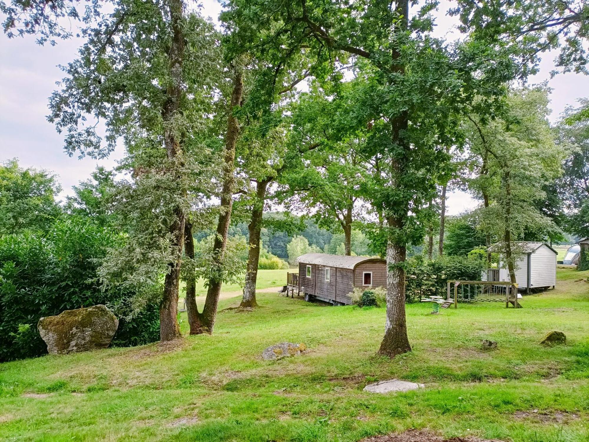 Chalet-dordogne B10 camping Château Le Verdoyer - Champs Romain, Dordogne Puyhardy  Extérieur photo